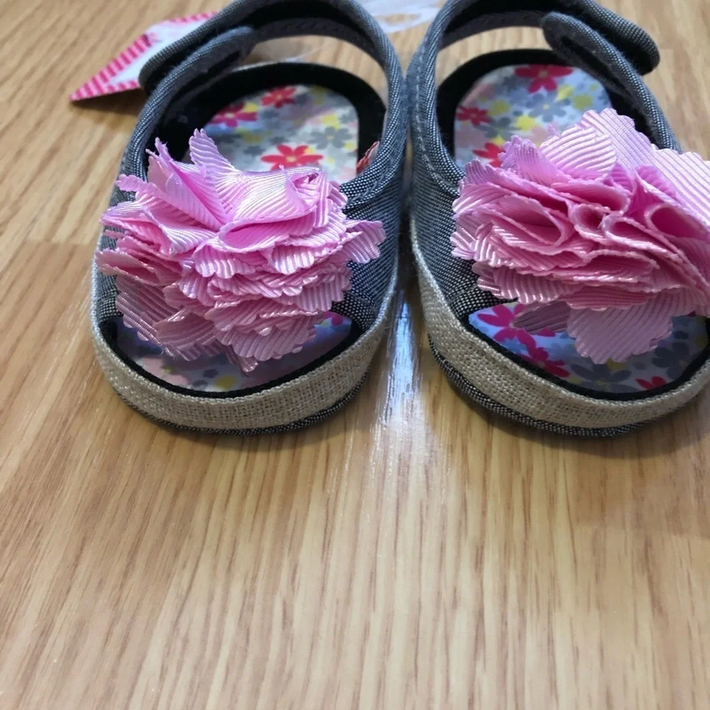 NWT STEPPING STONE baby girl flower denim sandals baby size 4